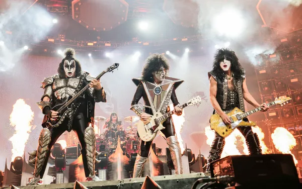 img of KISS告别现场巡演，成为美国首个虚拟数字头像的乐队