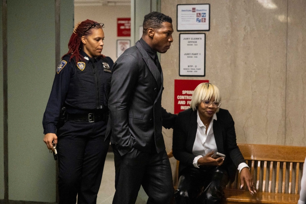 img of 乔纳森·梅杰斯袭击案审判：车后座位对峙的不同版本