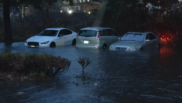 img of 气象河袭击，不列颠哥伦比亚遭受倾盆大雨
