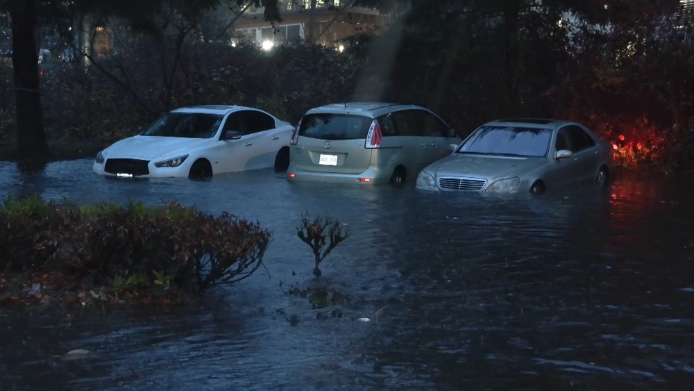 img of 气象河袭击，不列颠哥伦比亚遭受倾盆大雨