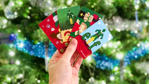 img of 埃尔夫主题的指南针卡将于周三开售，TransLink宣布