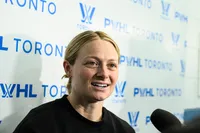 img of 海斯梅开二度，明尼苏达险胜多伦多的PWHL热身赛