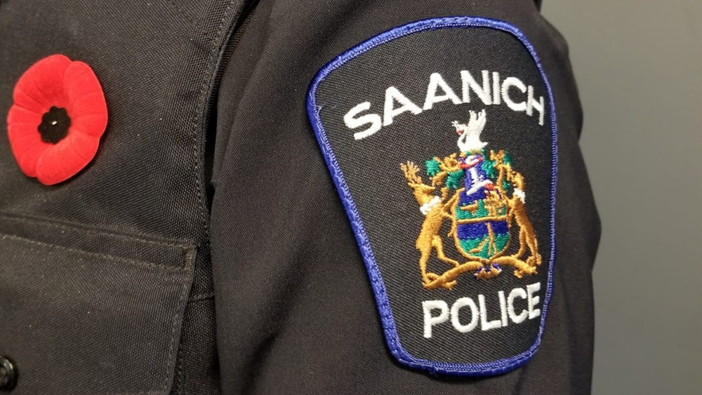 img of 46岁女子驾车冲进Saanich家中身亡