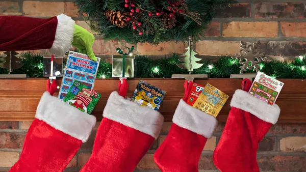 img of 成为心肠狭窄者：加拿大卑诗省彩票官员认为应从孩子的袜子中拿走刮刮卡