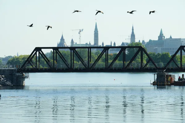 img of 旅游复苏预计要等到明年，加拿大旅游局报告发现