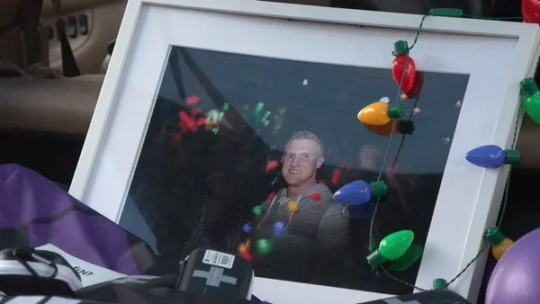 img of 一家加拿大家庭如何以谈话和跑车提高对不列颠哥伦比亚省过量危机的关注