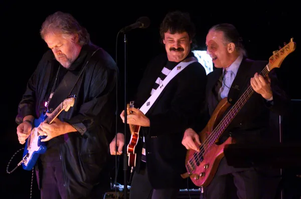 img of 完全荒谬：The Guess Who巡演成员请求驳回Burton Cummings和Randy Bachman提起的诉讼