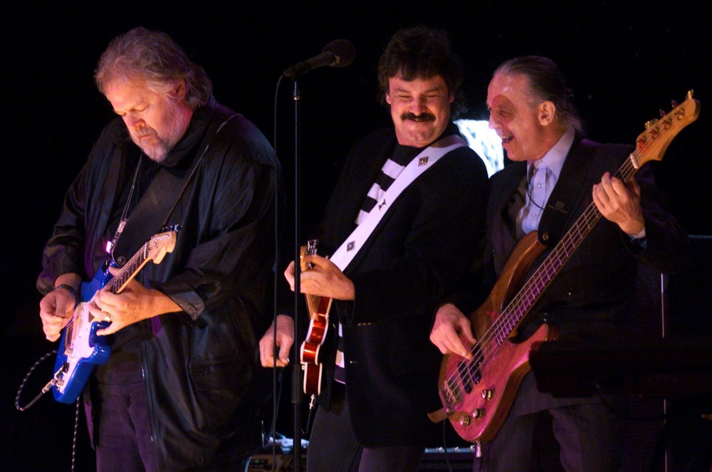 img of 完全荒谬：The Guess Who巡演成员请求驳回Burton Cummings和Randy Bachman提起的诉讼