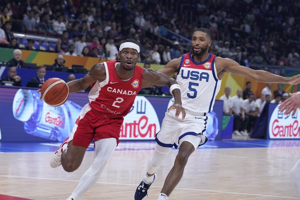 img of 《篮球明星沙伊·吉尔杰斯-亚历山大荣获加拿大新闻界年度最佳男运动员》