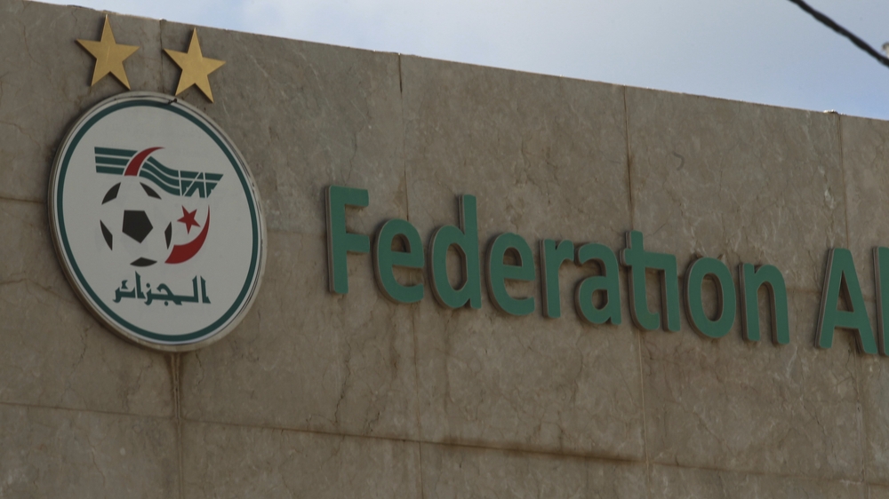 img of 公共汽车事故导致阿尔及利亚足球顶级联赛球员和助理教练遇难，比赛推迟