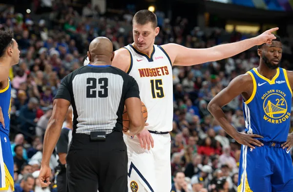 img of 乔基奇18投18中罚球线，勇士主帅克尔表示不满，掘金队以120-114战胜勇士