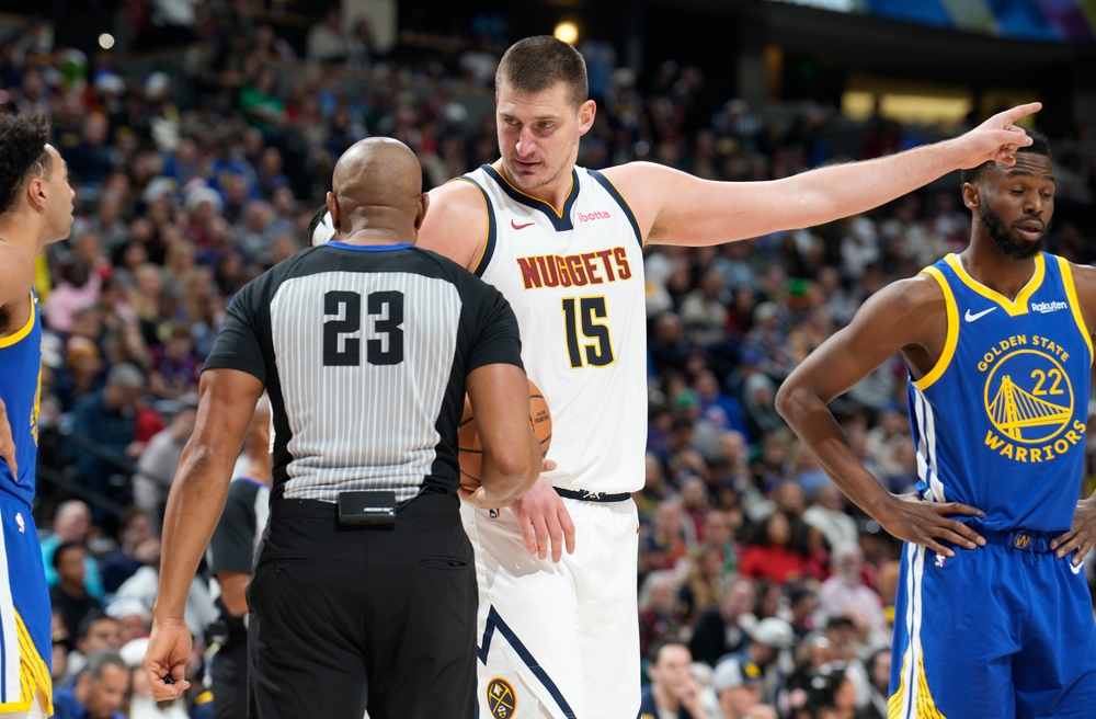 img of 乔基奇18投18中罚球线，勇士主帅克尔表示不满，掘金队以120-114战胜勇士