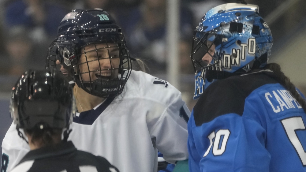 img of 女子职业冰球联赛修订规则，规定短 handed 进球结束对手的处罚