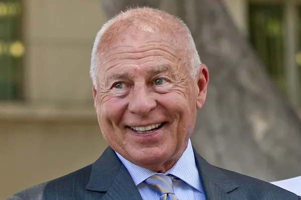 img of 沦为继续的洛杉矶名律师汤姆·杰拉迪被发现有能力接受审判，被指控窃取1500万美元客户资金