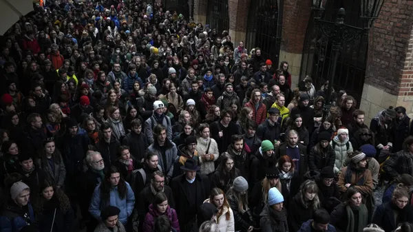 img of 布拉格学生游行，悼念捷克史上最严重的大规模杀戮案的受害者