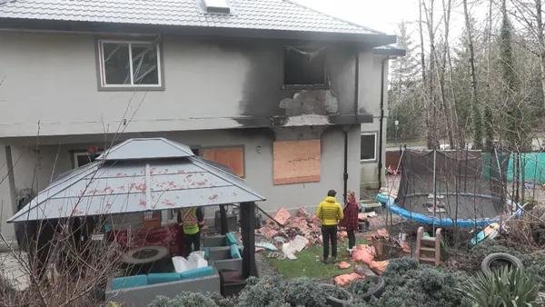 img of “我哭了，哭了，我哭了”: 科奎特兰单身母亲失去宠物和托儿所于房屋火灾中