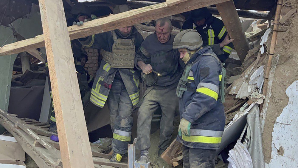 img of 俄罗斯对乌克兰境内发动重击，至少4名平民丧生