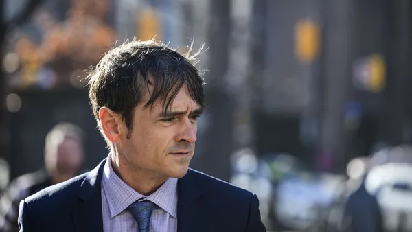 img of 加拿大前皇家骑警情报官员因违反机密法被判数十年徒刑请求